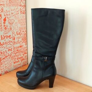 La Canadienne black high heeled boots